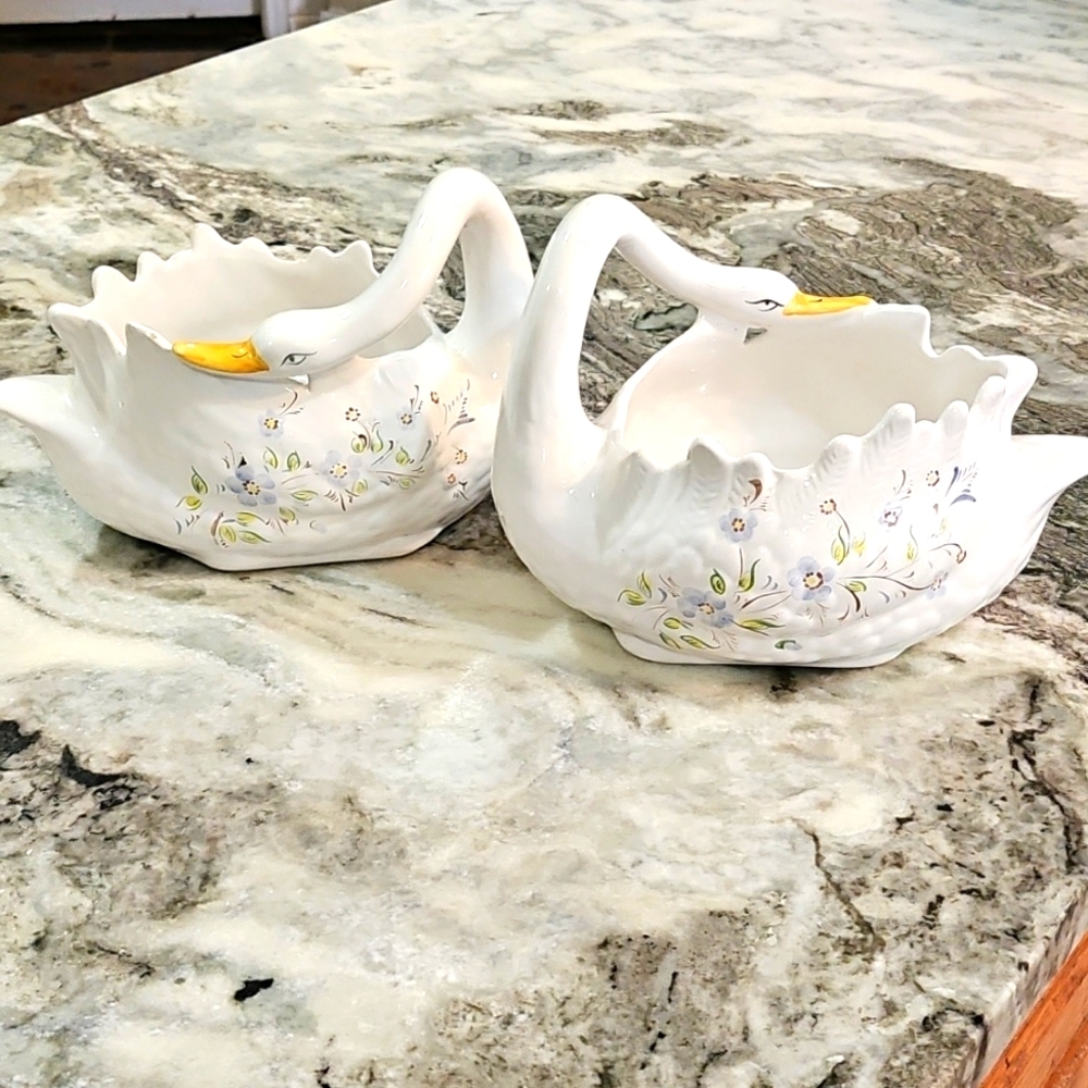 Absolutely Stunning Vintage white swan centerpiece planters. Made in Portugal.